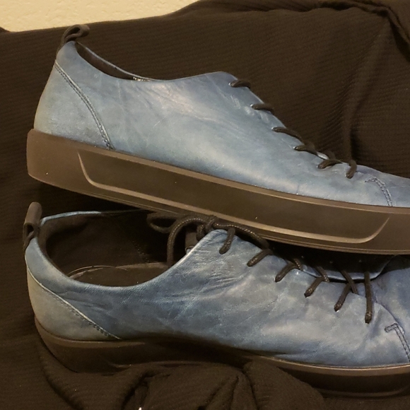Blue shoes - Picture 2 of 2